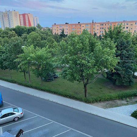 Przytulne Mieszkanie 2 Pokojowe Лешно Екстериор снимка